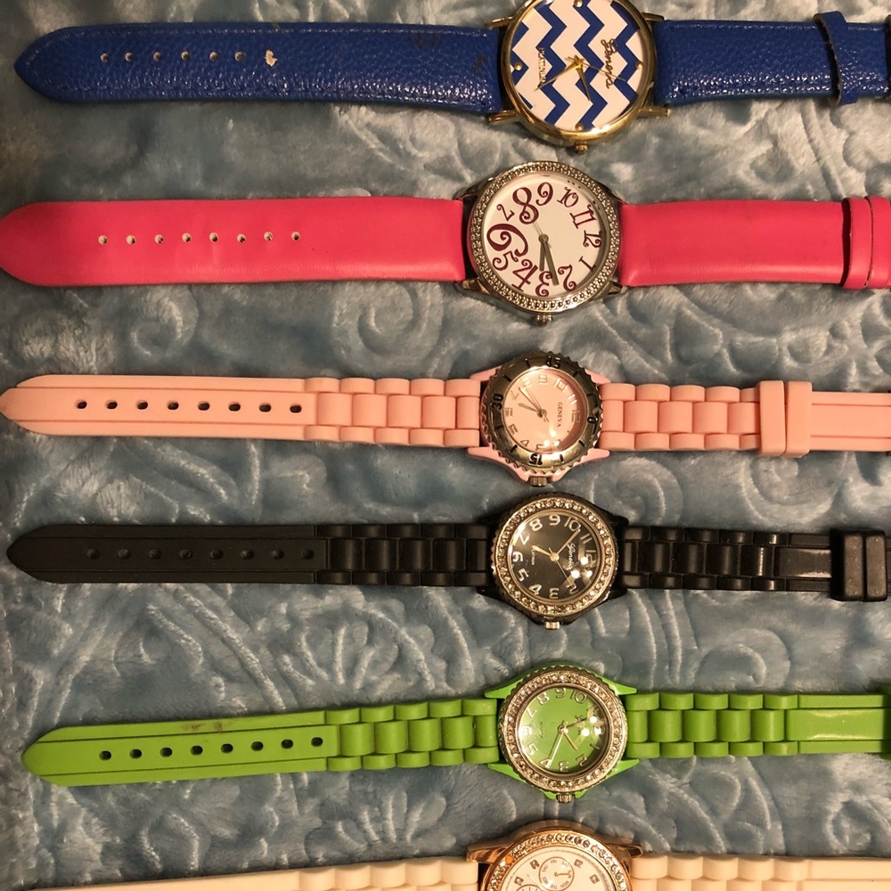 Bundle(6)  of ladies watches